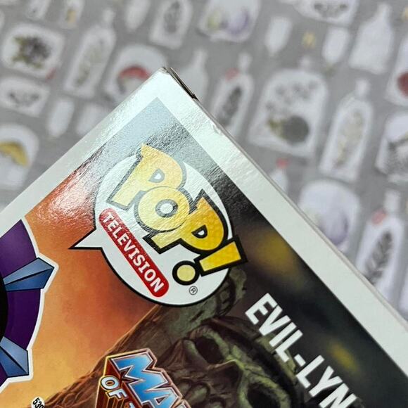 Funko pop evil lyn 2017 - Picture 7 of 7